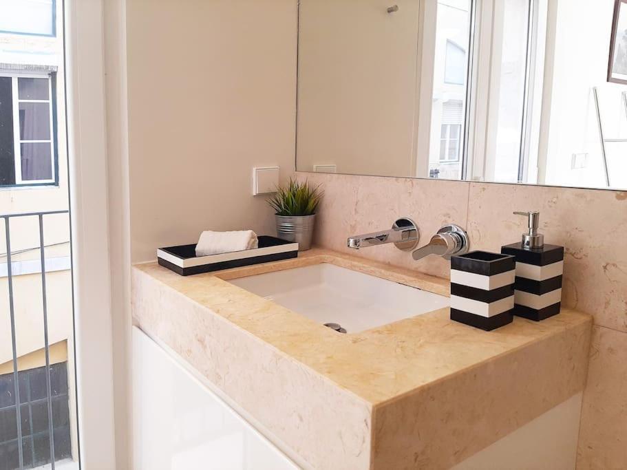 Lxluxhome - Family And Cozy - Ac - Parking - Lift Lisbon