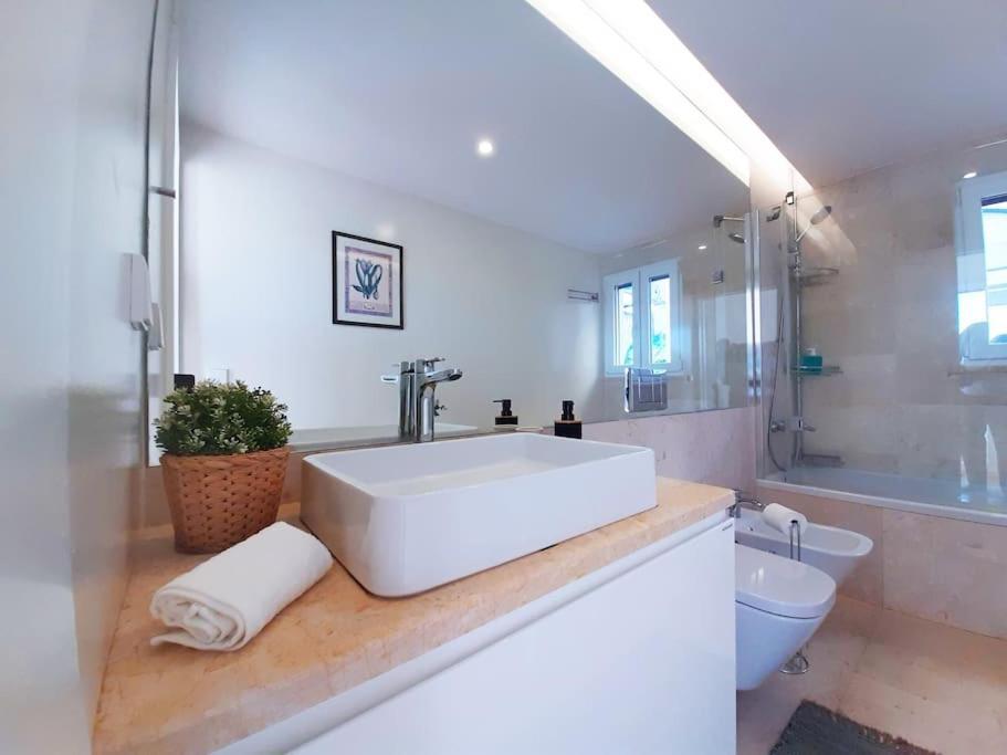 Lxluxhome - Family And Cozy - Ac - Parking - Lift Apartment *