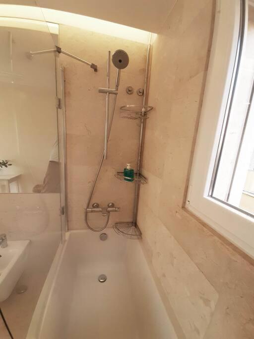 Apartment Lxluxhome - Family And Cozy - Ac - Parking - Lift *